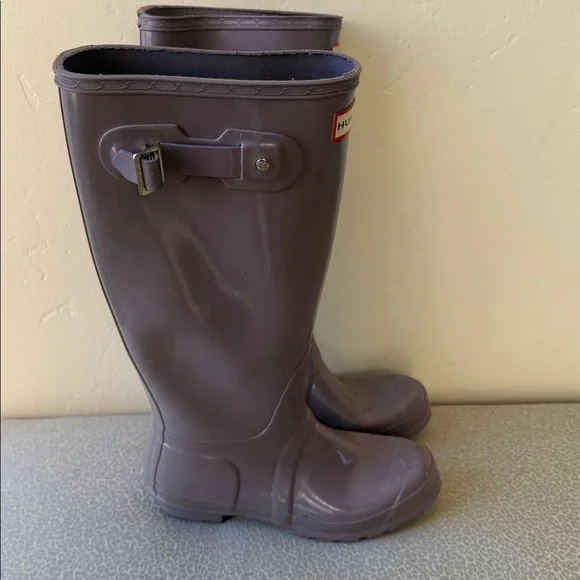Lavender Hunter tall Rain boots. Women’s size 7 - Picture 3 of 6